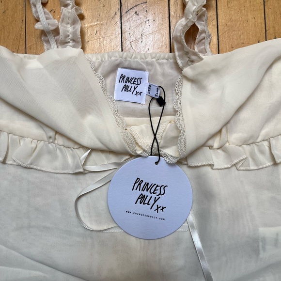 Princess polly top - Picture 2 of 3